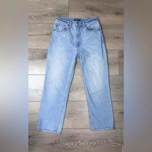 Abercrombie & Fitch Light Wash Zoe Natural Rise Ankle Straight Jeans - Picture 3 of 12